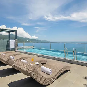 Mangata Beachfront - Rooftop Bar Sea View **** Da Nang